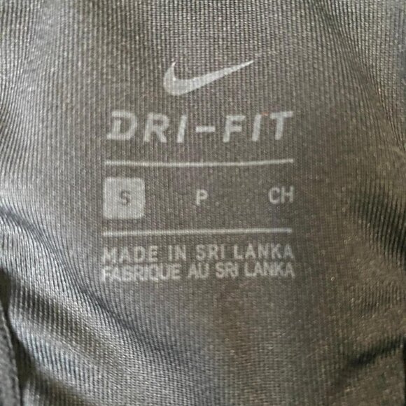 Nike Air Swoosh Sports Bra - Picture 7 of 8